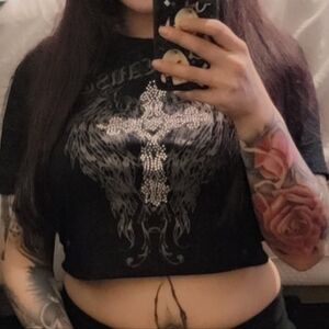 Hot Topic Black Graphic Crop Top